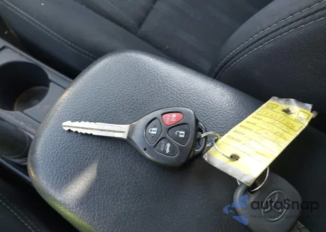 2013 Toyota Corolla S z USA, uszkodzony, nr VIN 2T1BU4EE5DC021138